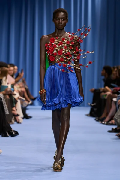 Look 14
